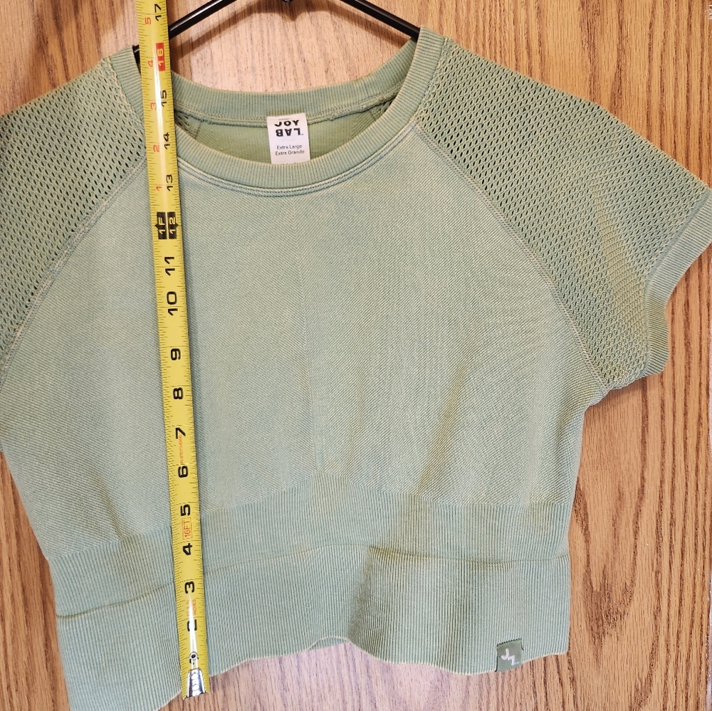 Green Short Sleeve Crop Top - Picture 6 of 7